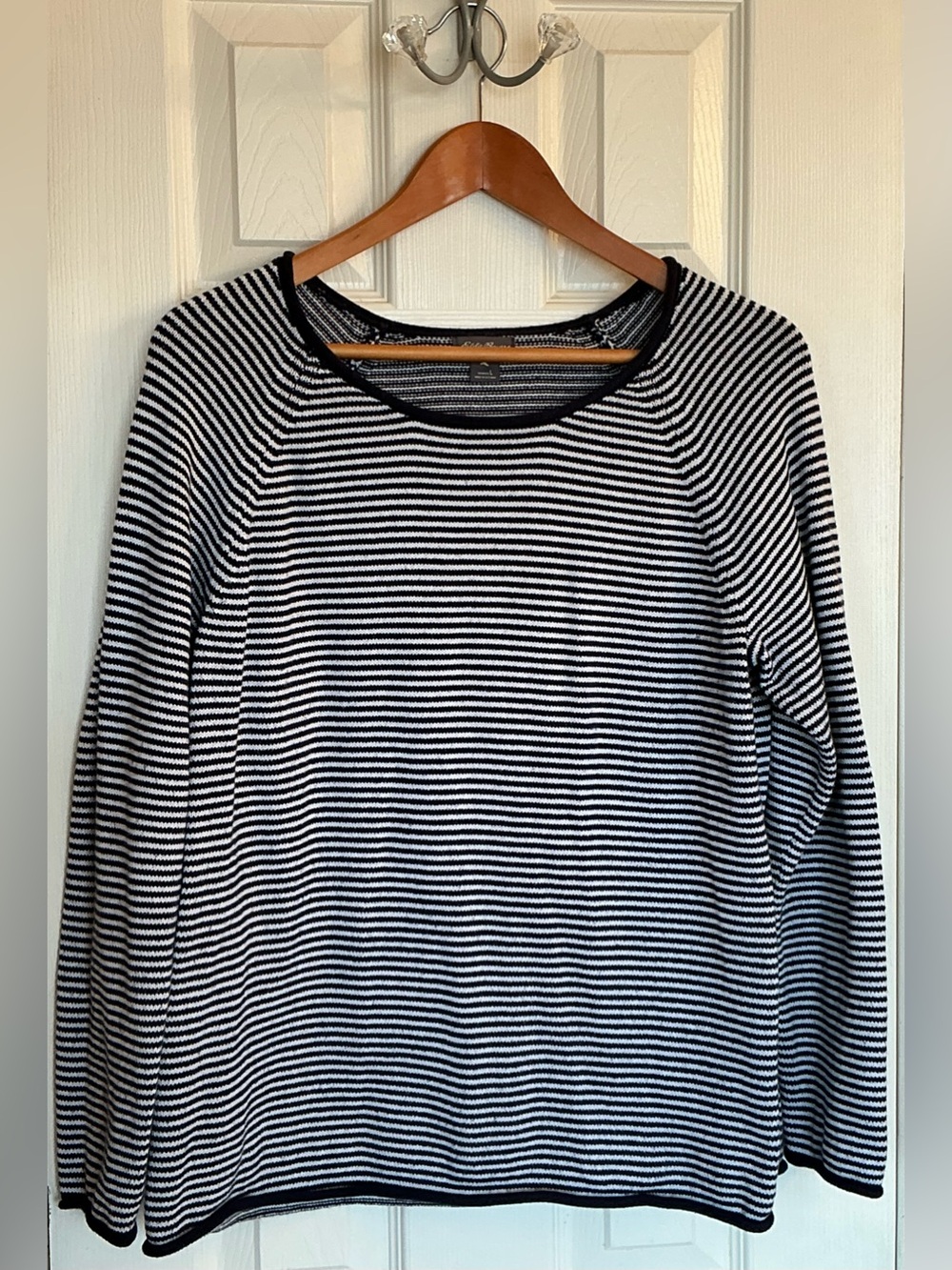 Eddie Bauer Black White Stripe Womens Size L Sweater Tunic Pullover